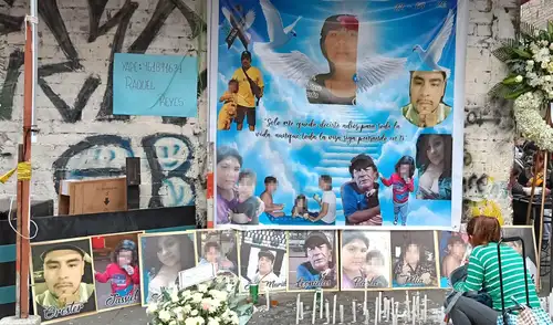 Destino final. En el lugar donde ocurrió la tragedia, familiares de los cinco niños fallecidos muestran fotografías de las víctimas. La mayoría había disfrutado un día de playa en Agua Dulce, el domingo, junto con sus padres. Foro. La República Destino final. En el lugar donde ocurrió la tragedia, familiares de los cinco niños fallecidos muestran fotografías de las víctimas. La mayoría había disfrutado un día de playa en Agua Dulce, el domingo, junto con sus padres. Foro. La República