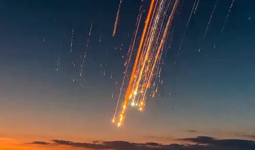 Según informes, en 2025 se registraron 820 alarmas por componentes orbitales que reingresaron a la atmósfera, un incremento significativo respecto a los 110 reportes de hace diez años. Según informes, en 2025 se registraron 820 alarmas por componentes orbitales que reingresaron a la atmósfera, un incremento significativo respecto a los 110 reportes de hace diez años.