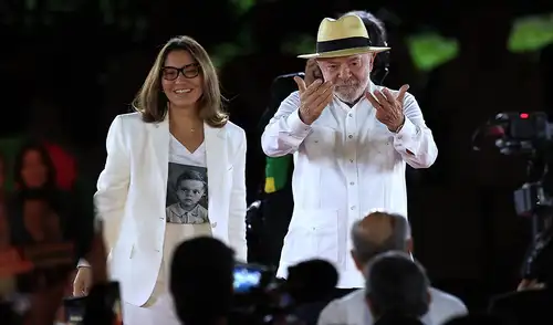 El presidente de Brasil, Luiz Inácio Lula da Silva, anunció su candidatura a la reelección en el PT y buscará un cuarto mandato El presidente de Brasil, Luiz Inácio Lula da Silva, anunció su candidatura a la reelección en el PT y buscará un cuarto mandato