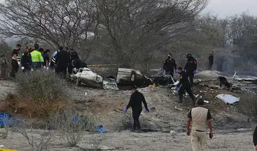 La empresa Aerodiana, dueña de la avioneta que se estrelló en las Líneas de Nasca, podría continuar operando mientras se concluyen las investigaciones del accidente que dejó 13 fallecidos. La empresa Aerodiana, dueña de la avioneta que se estrelló en las Líneas de Nasca, podría continuar operando mientras se concluyen las investigaciones del accidente que dejó 13 fallecidos.