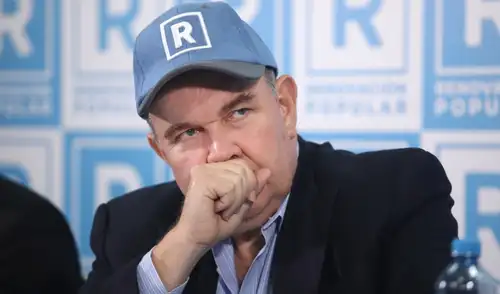 Roberto Burneo manifestó que renuncias de candidatos no son automáticas y los jurados especiales electorales deben evaluar una serie de requisitos para admitir la dimisión. Foto: La República. Roberto Burneo manifestó que renuncias de candidatos no son automáticas y los jurados especiales electorales deben evaluar una serie de requisitos para admitir la dimisión. Foto: La República.