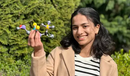 Arya Satheesh, de 18 años, ha sido nombrada ganadora europea de The Earth Prize 2026 por Eco Purge. Foto: The Earth Prize