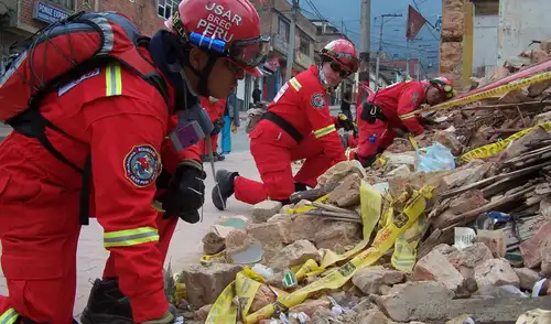 Miembros del equipo USAR que atienden emergencias Colombia