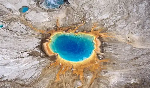 Los científicos identificaron patrones de enjambres sísmicos y fallas subterráneas bajo Yellowstone. Foto: Holger Leue
