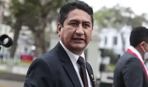 Interpol elimina orden de ubicación y captura contra Vladimir Cerrón Interpol elimina orden de ubicación y captura contra Vladimir Cerrón