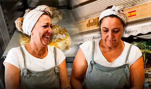 Las hermanas Susana y Yolanda López, fundadoras de la panadería y pastelería Delikatessen en Santa Perpètua de Mogoda, combinan tradición e innovación en sus productos desde 1999.