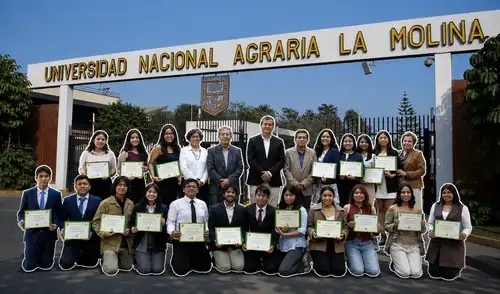 Las experiencias de los becarios están marcadas por dedicación, apoyos familiares y académicos, con el objetivo de aplicar lo aprendido en Perú para el desarrollo de proyectos e investigaciones. Serán los primeros de sus familias en estudiar fuera del Perú: la historia de los 24 alumnos de la UNALM becados en 7 países por su excelencia académica