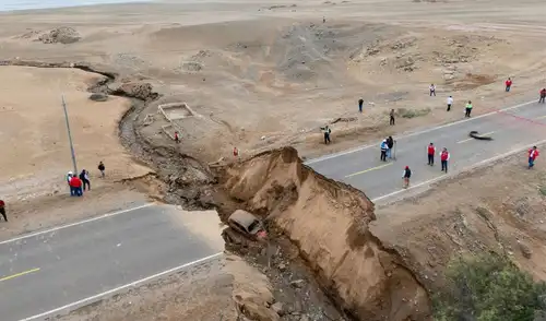 Un huaico en Moquegua afectó la carretera Costanera Sur, restringiendo el tráfico hacia Ilo. Se habilitó una ruta alterna para facilitar el tránsito mientras se realizan trabajos de recuperación. Un huaico en Moquegua afectó la carretera Costanera Sur, restringiendo el tráfico hacia Ilo. Se habilitó una ruta alterna para facilitar el tránsito mientras se realizan trabajos de recuperación.