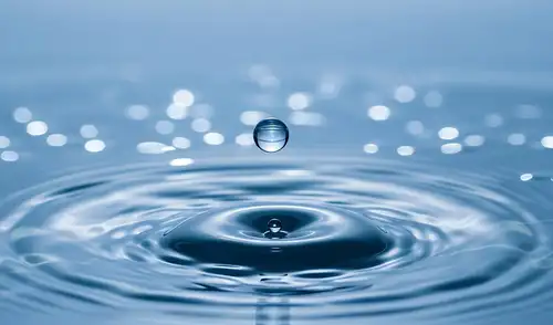 Físicos de la Universidad de Monash predicen una nueva forma de materia llamada “gota cuántica”, formada por la interacción de bosones y fermiones. Físicos de la Universidad de Monash predicen una nueva forma de materia llamada “gota cuántica”, formada por la interacción de bosones y fermiones.
