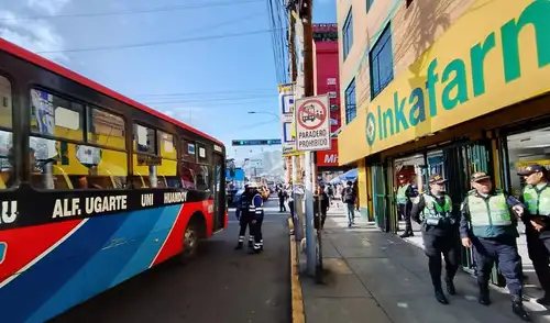 El paro de transportistas del 25 de agosto genera divisiones en el sector, donde la Coordinadora de Empresas de Transporte Urbano exigen diálogo con el Ejecutivo y rechazan la inacción. El paro de transportistas del 25 de agosto genera divisiones en el sector, donde la Coordinadora de Empresas de Transporte Urbano exigen diálogo con el Ejecutivo y rechazan la inacción.