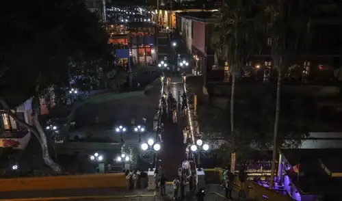 El Puente de los Suspiros de Barranco reabre tras seis meses de restauración, permitiendo a vecinos y turistas disfrutar de este emblemático monumento a solo dos años de su 150 aniversario.