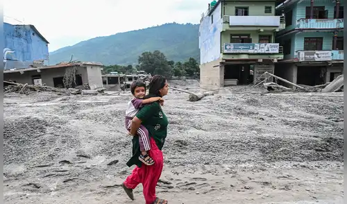 devastador deslave entre Nepal y China, 584 muertos, 1.900 personas desaparecidas