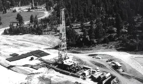 Vista aérea del emplazamiento del Gasbuggy durante la perforación. Foto: Laboratorio Nacional de Los Alamos