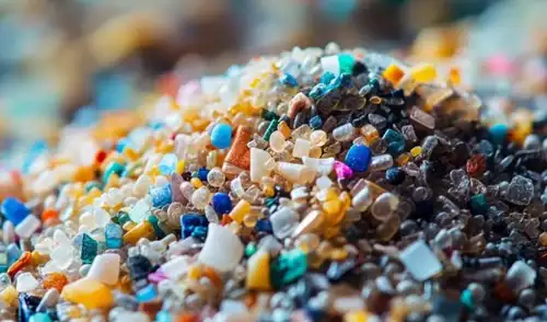 Los microplásticos son pequeños fragmentos de plástico menores de cinco milímetros que ya están presentes en una gran variedad de alimentos. Foto: iStock Los microplásticos son pequeños fragmentos de plástico menores de cinco milímetros que ya están presentes en una gran variedad de alimentos. Foto: iStock