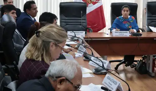 Comisión presidida por Yenifer Paredes dio opinión negativa a proyecto presentado por el Poder Ejecutivo | Composición: LR. Comisión presidida por Yenifer Paredes dio opinión negativa a proyecto presentado por el Poder Ejecutivo