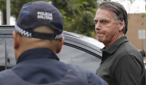 Jair Bolsonaro aparece como figura central del filme cuya producción es examinada por la Policía Federal, que registró 49 inmuebles y busca rastrear el destino de fondos