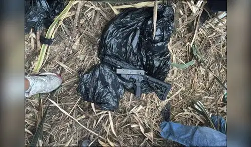 Fusil R15 hallado tras el secuestro y asesinato en Trujillo. (La República) Fusil R15 hallado tras el secuestro y asesinato en Trujillo. (La República)