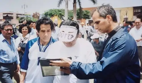 El padre Robert Prevost, hoy papa León XIV, participó activamente en contra del régimen fujimorista en los años 90. Foto: difusión Papa León XIV | Trujillo | Comisión de la Verdad y Reconciliación