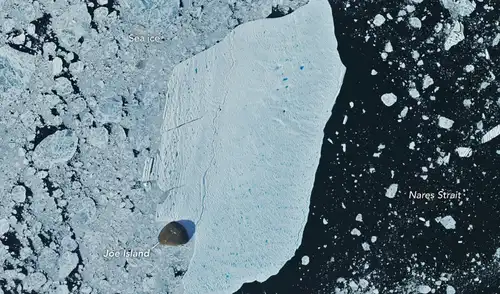 El iceberg desprendido sobrevivió al encuentro contra la Isla Joe. Foto: NASA El iceberg desprendido sobrevivió al encuentro contra la Isla Joe. Foto: NASA