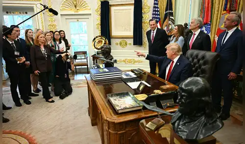 Trump veta, CNN, MSNOW, Politico, Casa Blanca