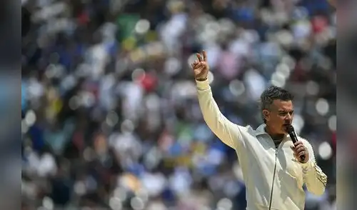 El cantante se presenta por primera vez en Lima. El cantante se presenta por primera vez en Lima.
