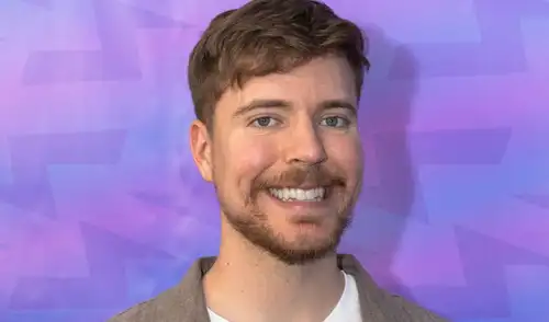 MrBeast inaugura su ambicioso proyecto filantrópico "Abna Dakwa" en Ghana, destinando US$10 millones para construir una comunidad enfocada en educación y bienestar de familias del cacao. MrBeast inaugura su ambicioso proyecto filantrópico "Abna Dakwa" en Ghana, destinando US$10 millones para construir una comunidad enfocada en educación y bienestar de familias del cacao.