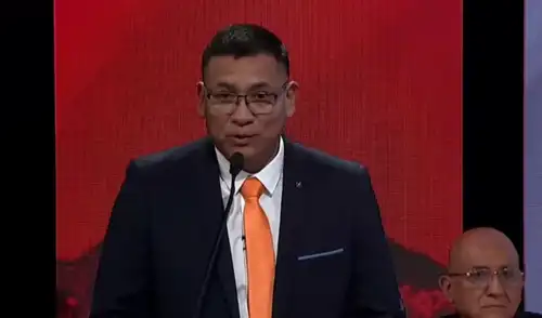 El candidato a la alcaldía de Lima por Fuerza Popular reveló que recibió una llamada de atención tras su debate contra López Aliaga. Foto: captura de pantalla Samuel Daza | Fuerza Popular | Rafael López Aliaga