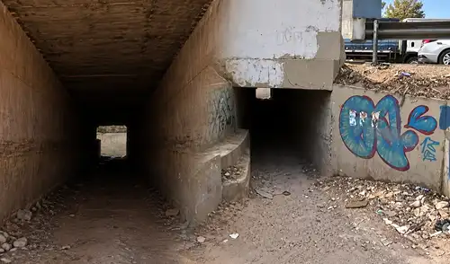 Residentes alertan sobre robos en el túnel y solicitan mejoras en la iluminación y condiciones de seguridad para proteger a quienes utilizan este paso vehicular y peatonal. Inseguridad en Los Olivos: vecinos denuncian que túnel del paradero Caseta se convirtió en foco de delincuencia