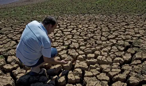 Un total de 397 distritos en Perú están en riesgo muy alto por déficit hídrico para el periodo 2026-2027, según CENEPRED, afectando a más de 2,4 millones de personas. Un total de 397 distritos en Perú están en riesgo muy alto por déficit hídrico para el periodo 2026-2027, según CENEPRED, afectando a más de 2,4 millones de personas.