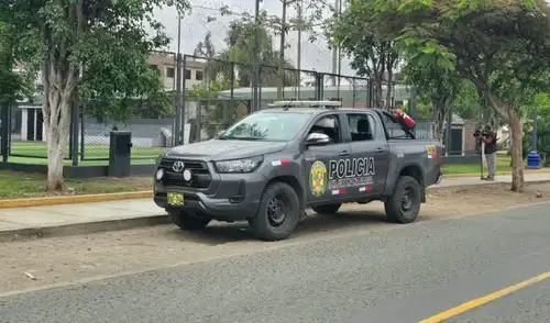 Hombre ecuatoriano es asesinado a balazos en cancha de fútbol en el Callao Hombre ecuatoriano es asesinado a balazos en cancha de fútbol en el Callao