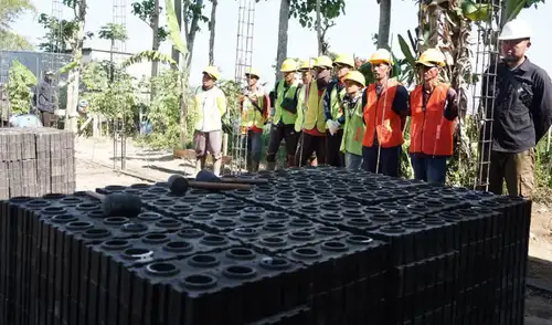 Indonesia aprovecha los residuos plásticos para construir una escuela. Foto: Barito Pacific