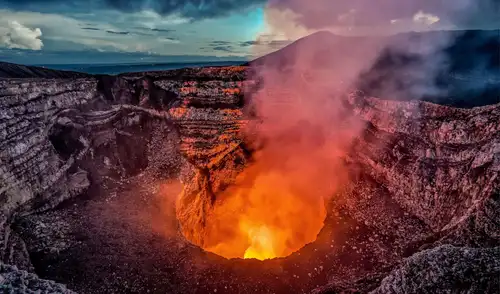 Debajo del volcán Masaya podrían existir dos depósitos de magma activos. Foto: Shutterstock Debajo del volcán Masaya podrían existir dos depósitos de magma activos. Foto: Shutterstock