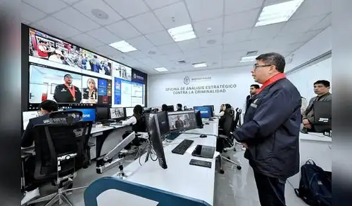 Fiscales conformaron detención de 33 personas.