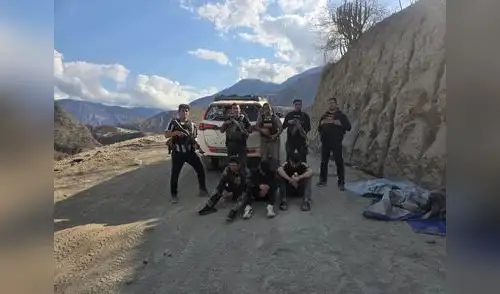 Presuntos secuestradores detenidos por la Policía.