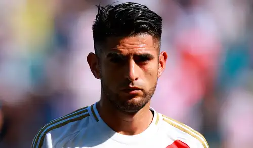 Carlos Zambrano fue internacional con la selección peruana en las pasadas Eliminatorias. Foto: AFP Carlos Zambrano sobre el presente de la selección peruana