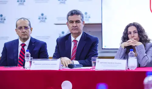 ONPE advierte al JNE que no puede organizar la segunda vuelta regional antes del 6 de diciembre ONPE advierte al JNE que no puede organizar la segunda vuelta regional antes del 6 de diciembre