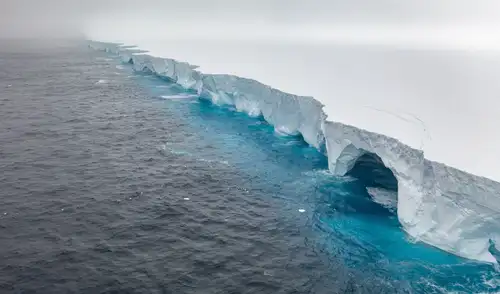 Nuevos hallazgos sobre la estabilidad de la capa de hielo de la Antártida Oriental. Foto: EYOS Expeditions/AFP