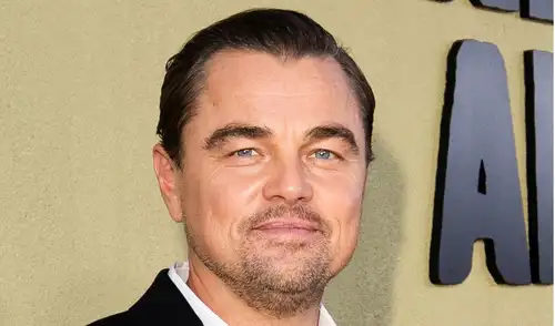 Leonardo DiCaprio adquirió en 2005 la isla Blackadore Caye en Belice por US$1,75 millones para restaurar ecosistemas y promover un turismo sostenible que respete la naturaleza. Leonardo DiCaprio adquirió en 2005 la isla Blackadore Caye en Belice por US$1,75 millones para restaurar ecosistemas y promover un turismo sostenible que respete la naturaleza.
