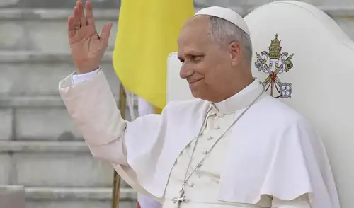 A pesar de la intervención, el pontífice confirmó su visita pastoral al Perú, programada del 11 al 16 de noviembre de 2026, que incluye cinco ciudades. A pesar de la intervención, el pontífice confirmó su visita pastoral al Perú, programada del 11 al 16 de noviembre de 2026, que incluye cinco ciudades.