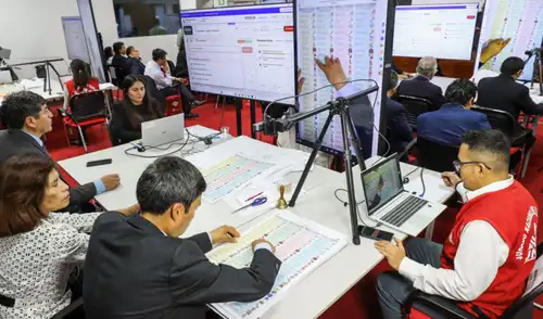 Jurados Electorales Especiales iniciaron este lunes 12 de octubre el recuento de votos en todo el país.