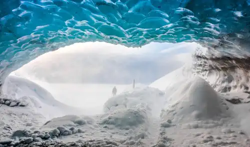 Un equipo de investigadores ha descubierto un antiguo campamento de cazadores en Alaska, revelando detalles sobre la vida de humanos en América hace miles de años. Un equipo de investigadores ha descubierto un antiguo campamento de cazadores en Alaska, revelando detalles sobre la vida de humanos en América hace miles de años.