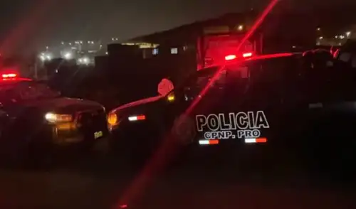 Un joven estudiante de 26 años, identificado como Elvis Bryan Rojas Guerrero, fue asesinado a balazos junto a su pareja en San Martín de Porres, cerca del río Chillón. Un joven estudiante de 26 años, identificado como Elvis Bryan Rojas Guerrero, fue asesinado a balazos junto a su pareja en San Martín de Porres, cerca del río Chillón.