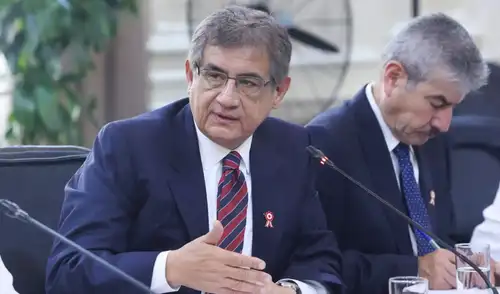 El ministro de Trabajo, Juan Sheput, destaca que se debe evaluar la magnitud del impacto climático.