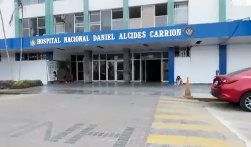 Un adolescente de 14 años resultó herido de bala en un operativo policial en la avenida Perú, Callao. El menor fue trasladado al hospital Daniel Alcides Carrión, donde recibe atención médica. Un adolescente de 14 años resultó herido de bala en un operativo policial en la avenida Perú, Callao. El menor fue trasladado al hospital Daniel Alcides Carrión, donde recibe atención médica.