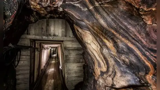 Arqueólogos exploran una antigua mina de sal y descubren 305 metros de túneles que fueron excavados hace 7.300 años bajo una montaña