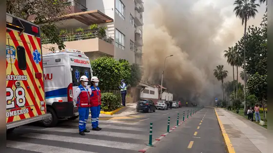 Emergencia por humo en Lima: Minsa activa protocolo del SAMU y pone en alerta al Hospital Casimiro Ulloa Emergencia por humo en Lima: Minsa activa protocolo del SAMU y pone en alerta al Hospital Casimiro Ulloa