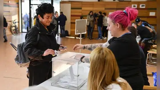 España limita el voto de descendientes de exiliados por la ley de nietos y mantiene la suspensión para las elecciones de noviembre