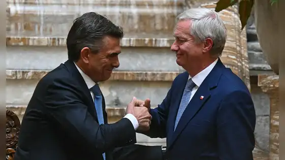 Bolivia y Chile firman memorando para desarrollar un “corredor bioceánico” de fibra óptica que conecte el Pacífico y el Atlántico