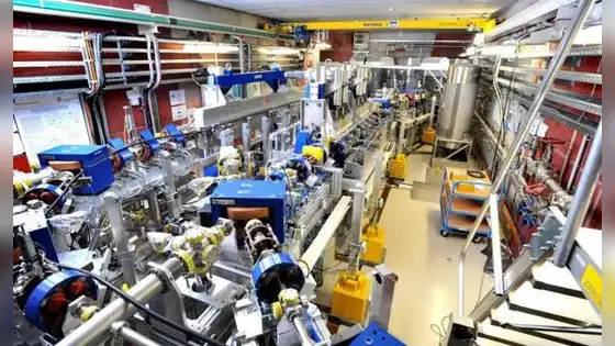 Disparan láseres de gran potencia contra una lámina de plástico y obtienen 10 billones de nanodiamantes por impacto en un experimento alemán