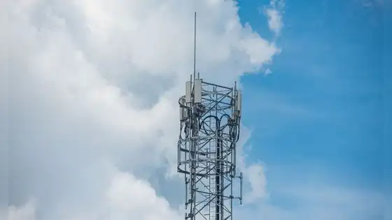Demandaron a una empresa de telefonía por una antena instalada a 25 metros de su casa y, después de 26 años, recibirán millonaria indemnización
